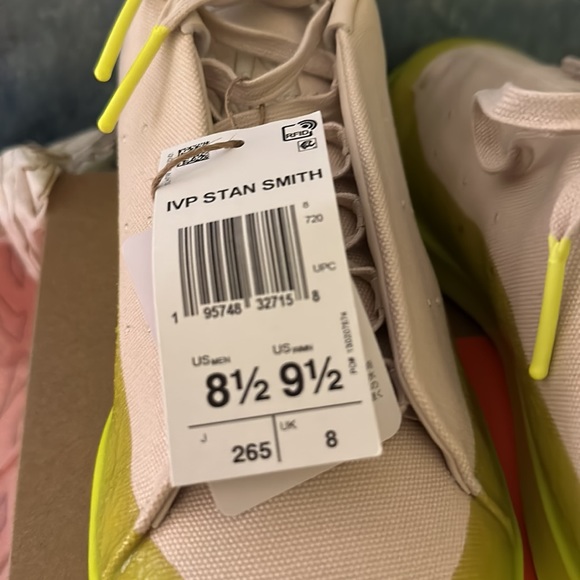 Adidas Stan Smith
Beyonce Ivy Park Ivytopia - Picture 6 of 6